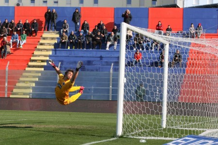 Il gol di Giannone dopo 2 minuti, imparabile per Di Gennaro.