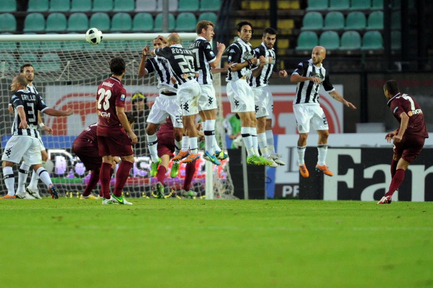 Il gol del pareggio di Di Roberto nella gara del "Franchi".