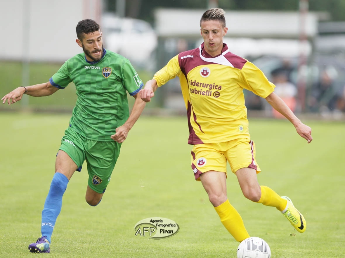 Barreca in azione, buona prova e gran gol per lui oggi.