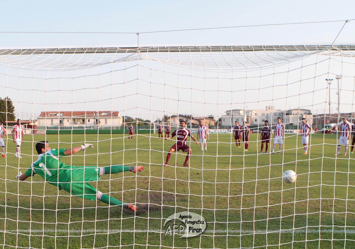 Il gol su rigore del momentaneo pareggio di Iori.